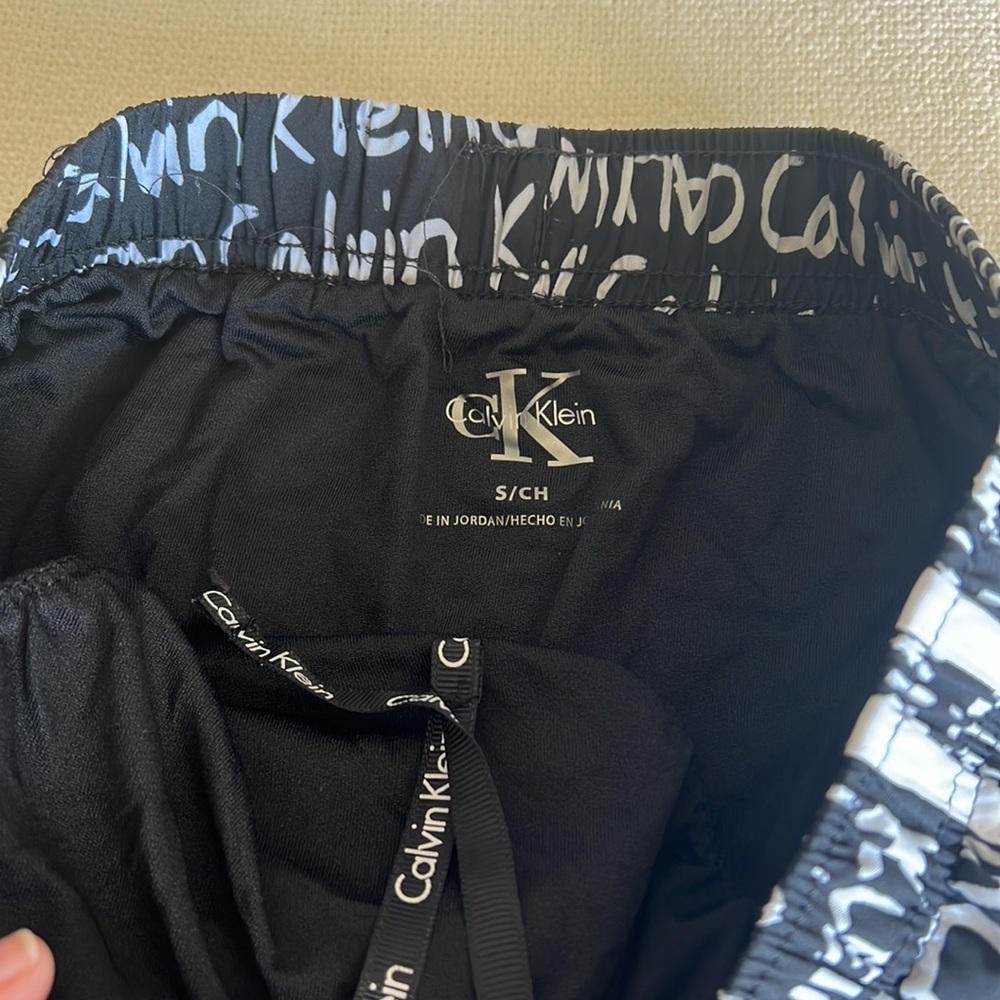 Shorts - Picture 2 of 3